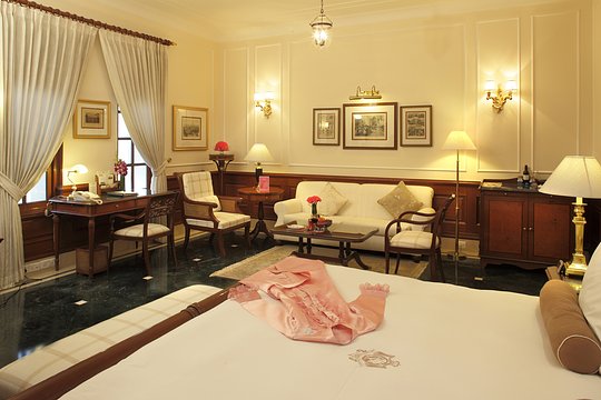 Pre-Tour One Night Stay + Transfer