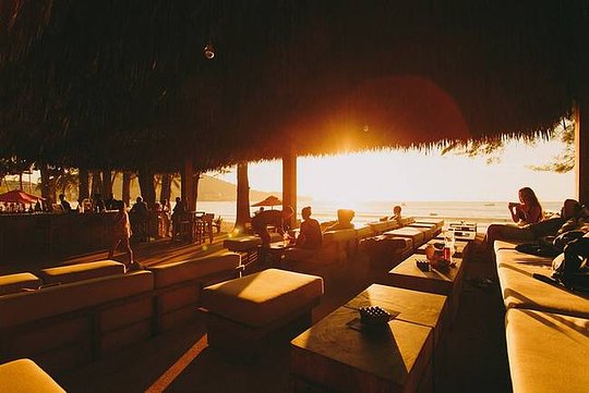 BEACH CLUB