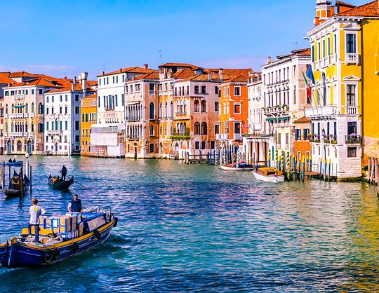 Enjoy a private boat tour of Venice, the Grand Canal and St Mark’s Basin