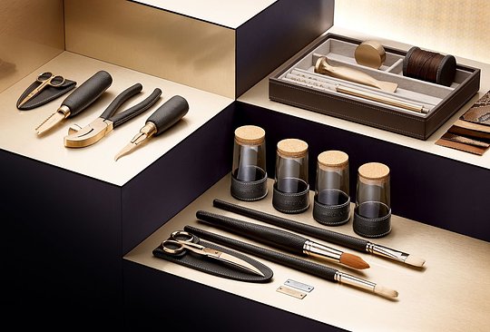 Shopping Experience: Elevate Your Style and Impress Your Guests!