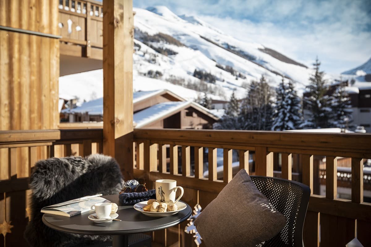 neigeetsoleillesdeuxalpesselfcateredapartmentsmreyboz2bedroomalcove86