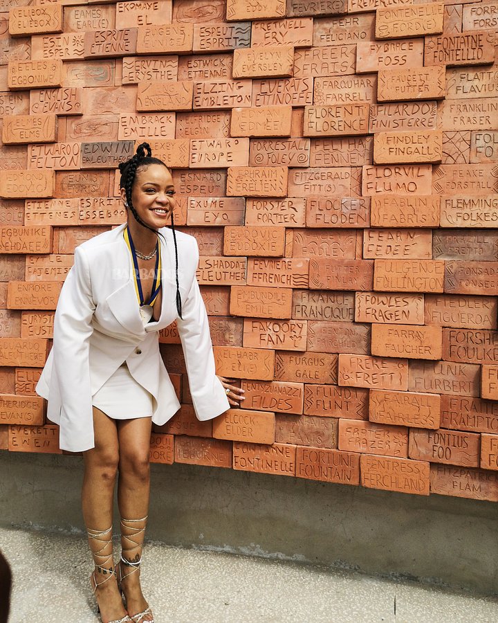 Rihannahousetourorculturallandmark