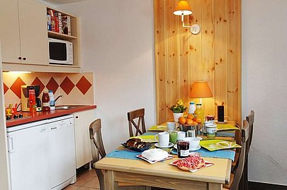 APARTMENT [2-4 PEOPLE]