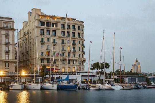 Arrive October 10 in Naples - Private Room