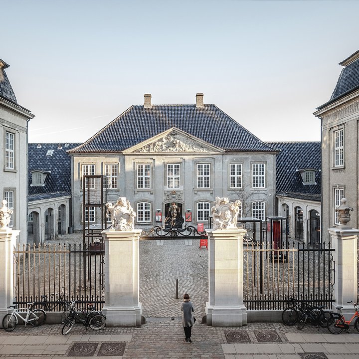 RasmusHjortshojMuseumspladsen_