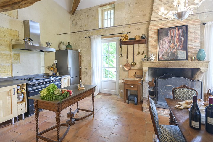 09InteriorKitchen1