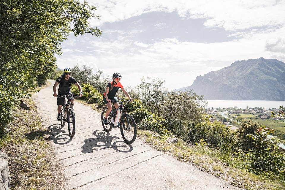 Garda Enduro E-MTB Cycling