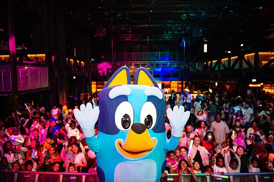 VISIT FROM BLUEY