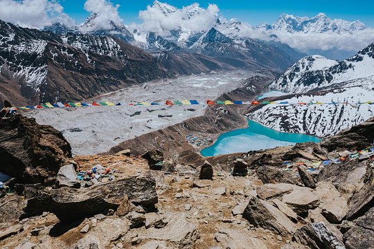 Discover the Gokyo Valley