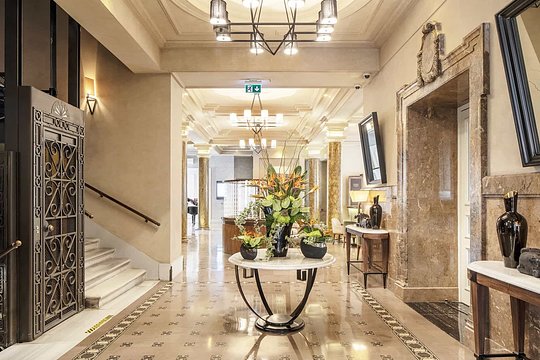 Bank Hotel 