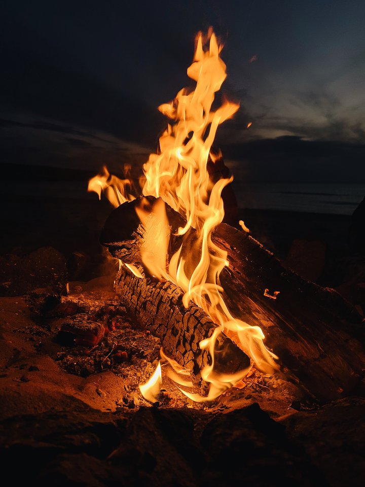 hansisaacsonj_kx20UKv9wunsplash