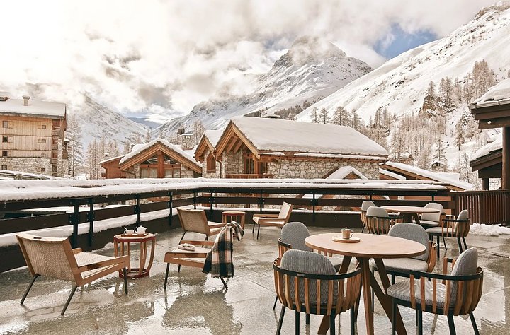 Club_Med_Val_dIsere_France_Terrace_1