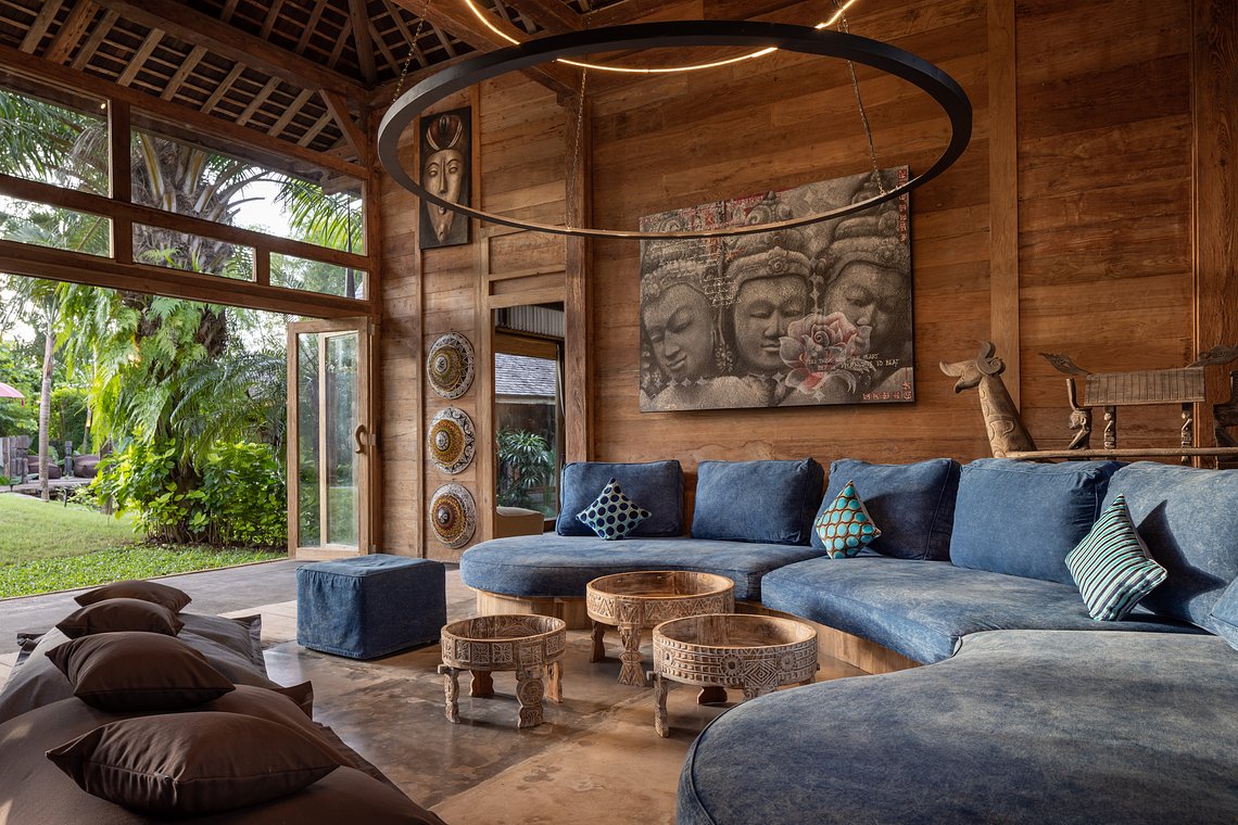 readingretreatcozycouchslowtravel