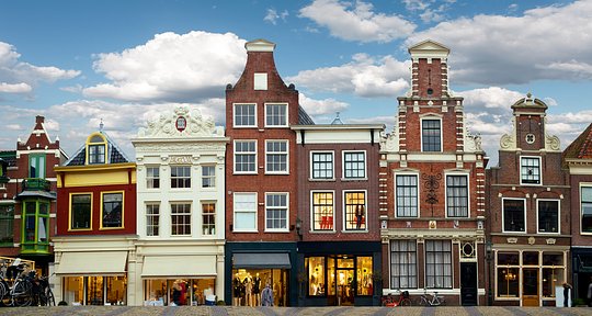 Shop hip stores 