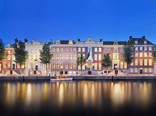 Luxury Resorts and Hotels in Heineken: Indulge in Unforgettable Accommodations