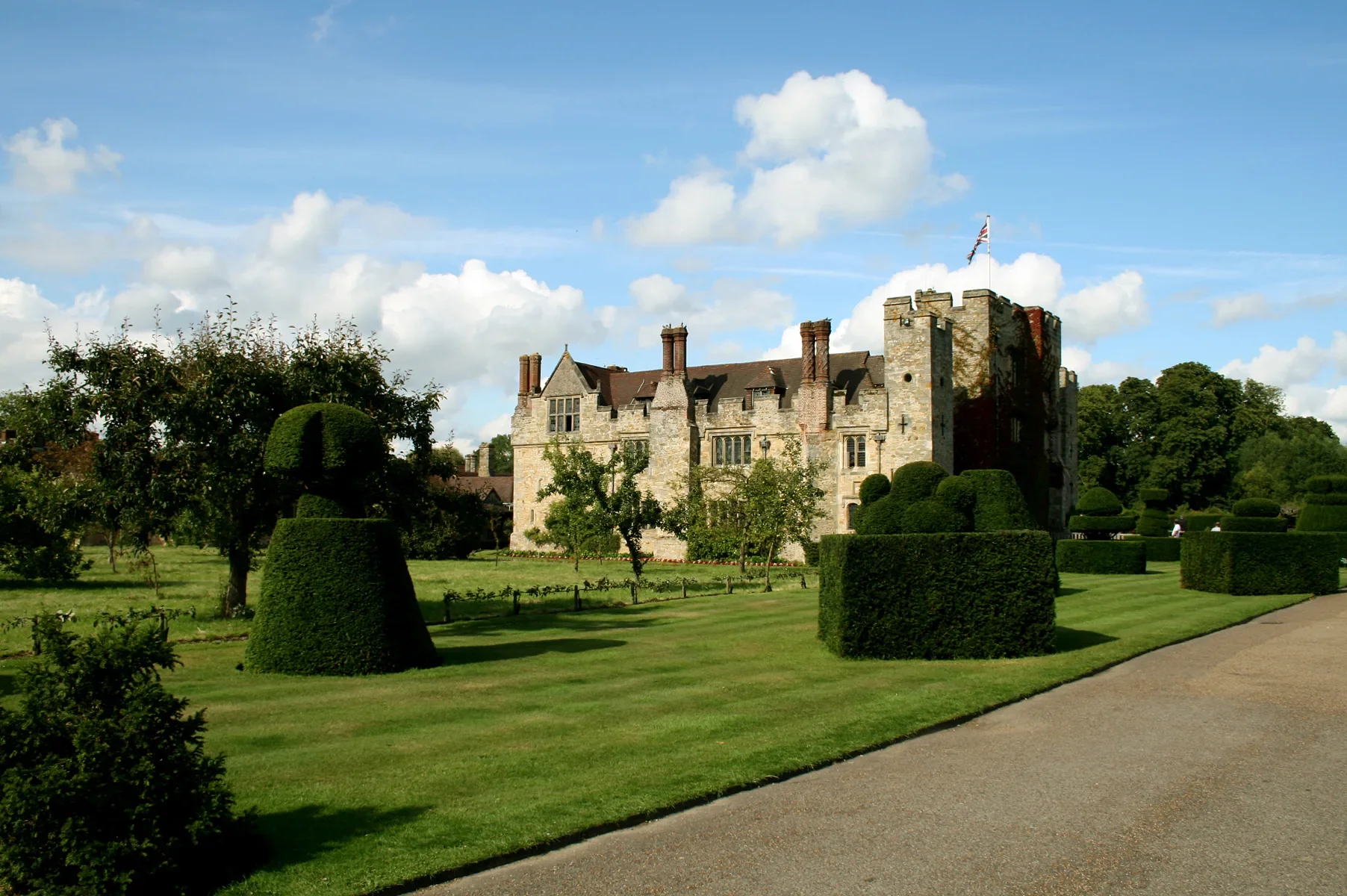 The Castles and Gardens of Southeast England