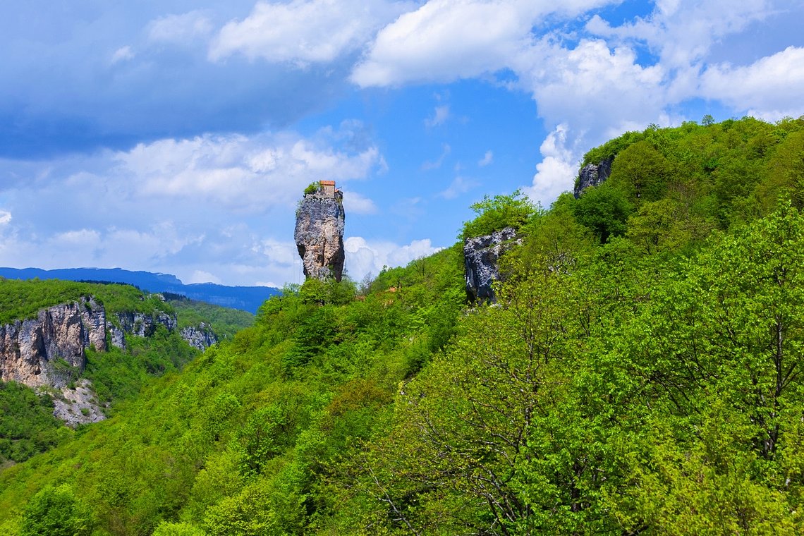 Katskhipillar.Georgianlandmarks.MansmonasterynearthevillageofKatskhi1317307456_1257x838