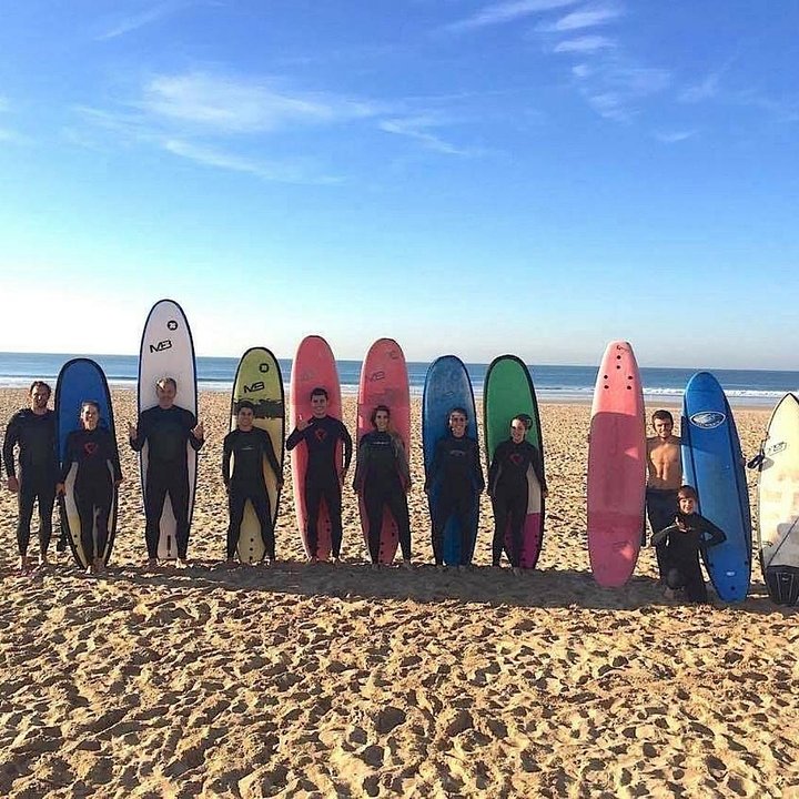 PortugalSurfClassontheEstorilCoast