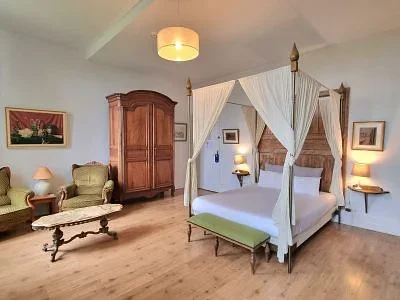 Private Room at the Chateau and Bordeaux Hotel