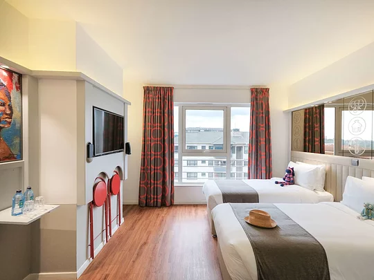 Accomodations or Similar
