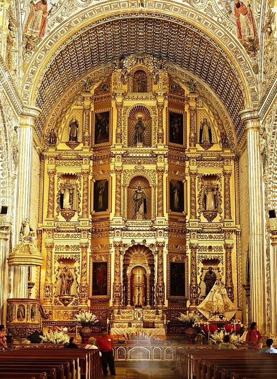 Explore the Santo Domingo Church built in 1575, dripping in gold and superb statuary