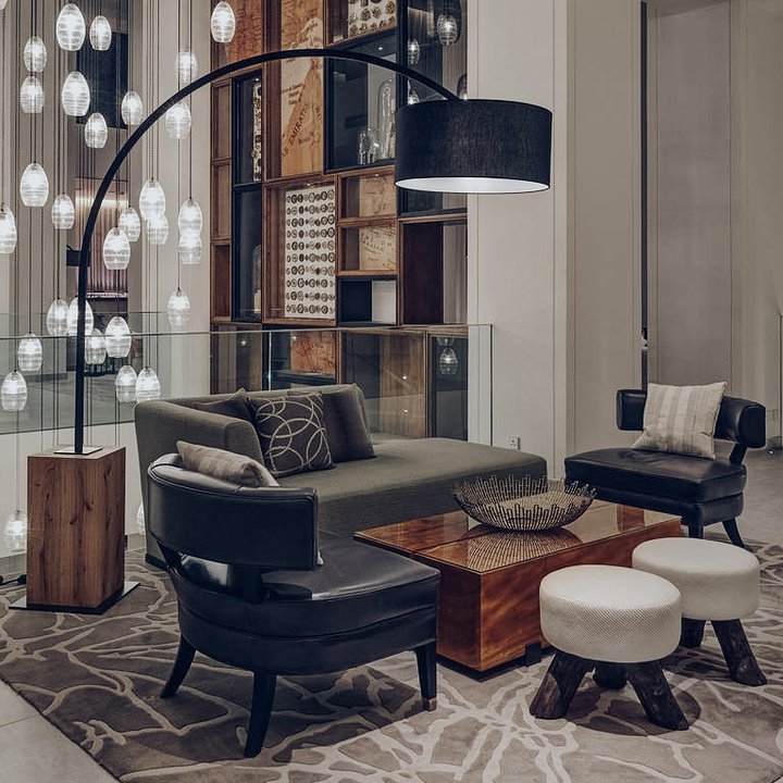Vida Downtown Decor