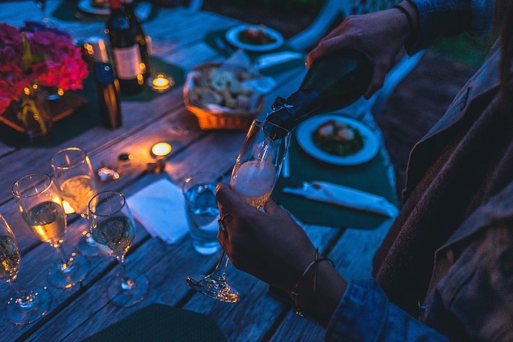 UnsettledTuscanywinedrinking