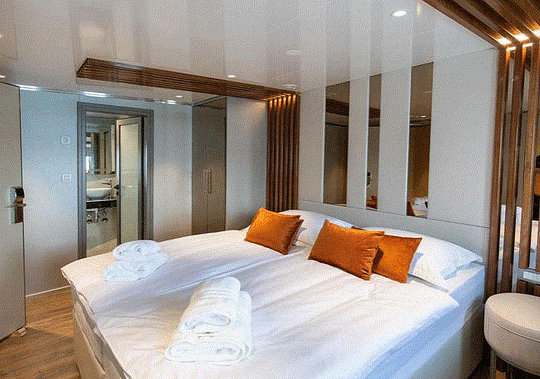 Upper Level Cabin - Double Occupancy