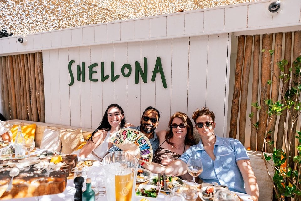 SYB travelers under the Shellona sign in Saint-Tropez