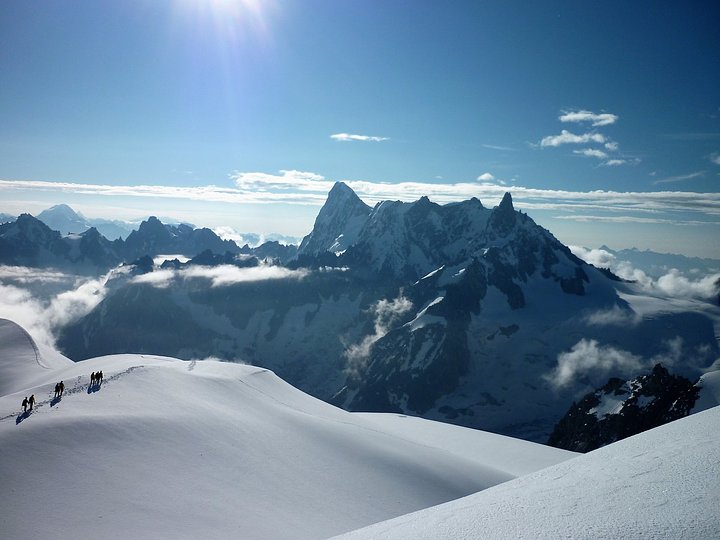kookooclimbGrandesJorassesyDentduGeantdesdelaAiguilleduMidi