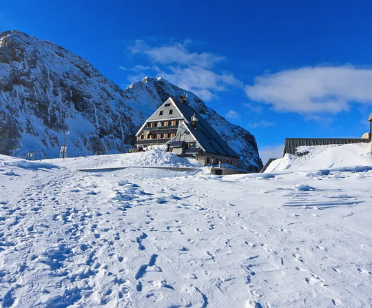 Kredarica Hut