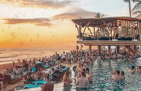 finnsbeachclub2