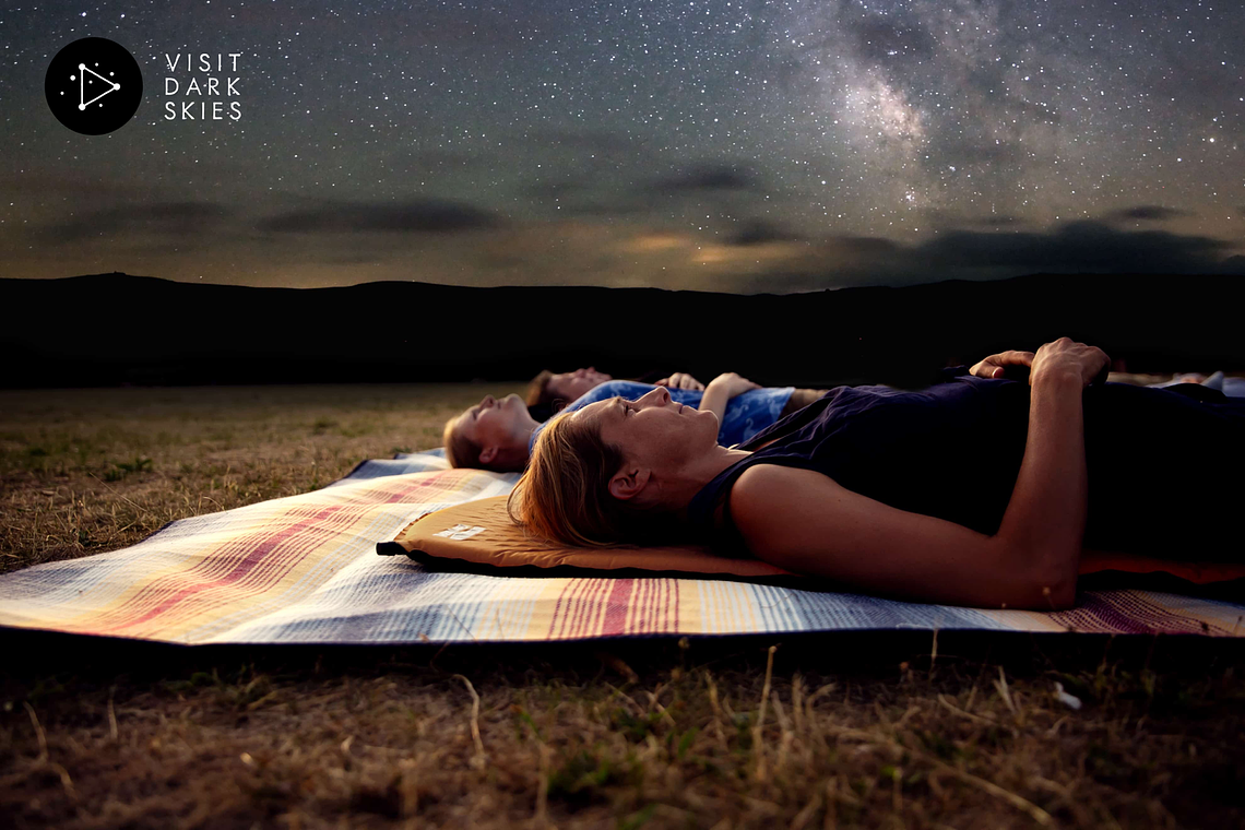 VISITDARKSKIES_GuidedStargazing_Immersion_cb