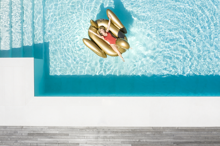 Infinitypoolcloseup_VillaOlivo_Photocredit_DavideBischeri.copy