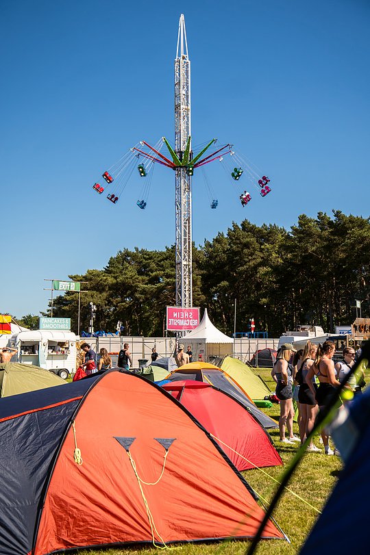 CAMPING & ACCOMMODATION