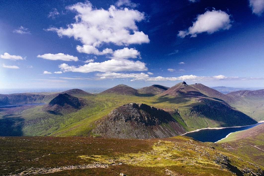 MTD Elite Team Runner Alex Van Tuyl Takes on the Garmin Mourne Skyline in Ireland And Places 7th
