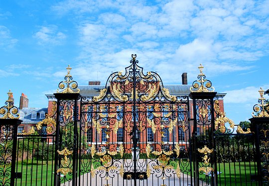 Pay homage to Princess Diana at Kensington Palace 