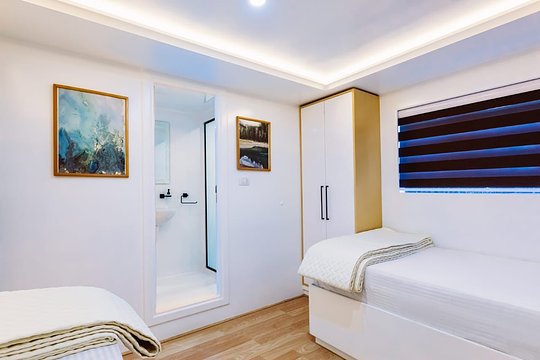 Cabin 7 (2nd Deck Twin En-Suit)