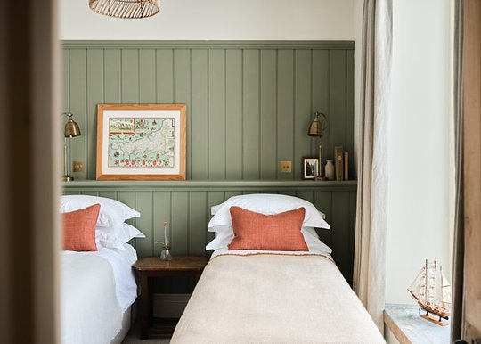 Shared Bedroom (2 Guests)