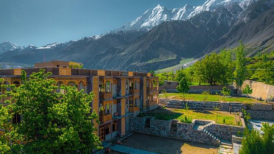 Dumani Inn