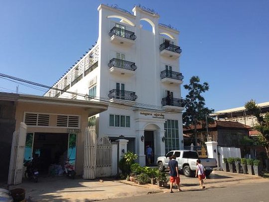 Reasmey Cheanich Hotel