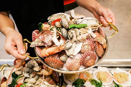 Sample your fill of the Atlantic coast’s freshest seafood and oysters