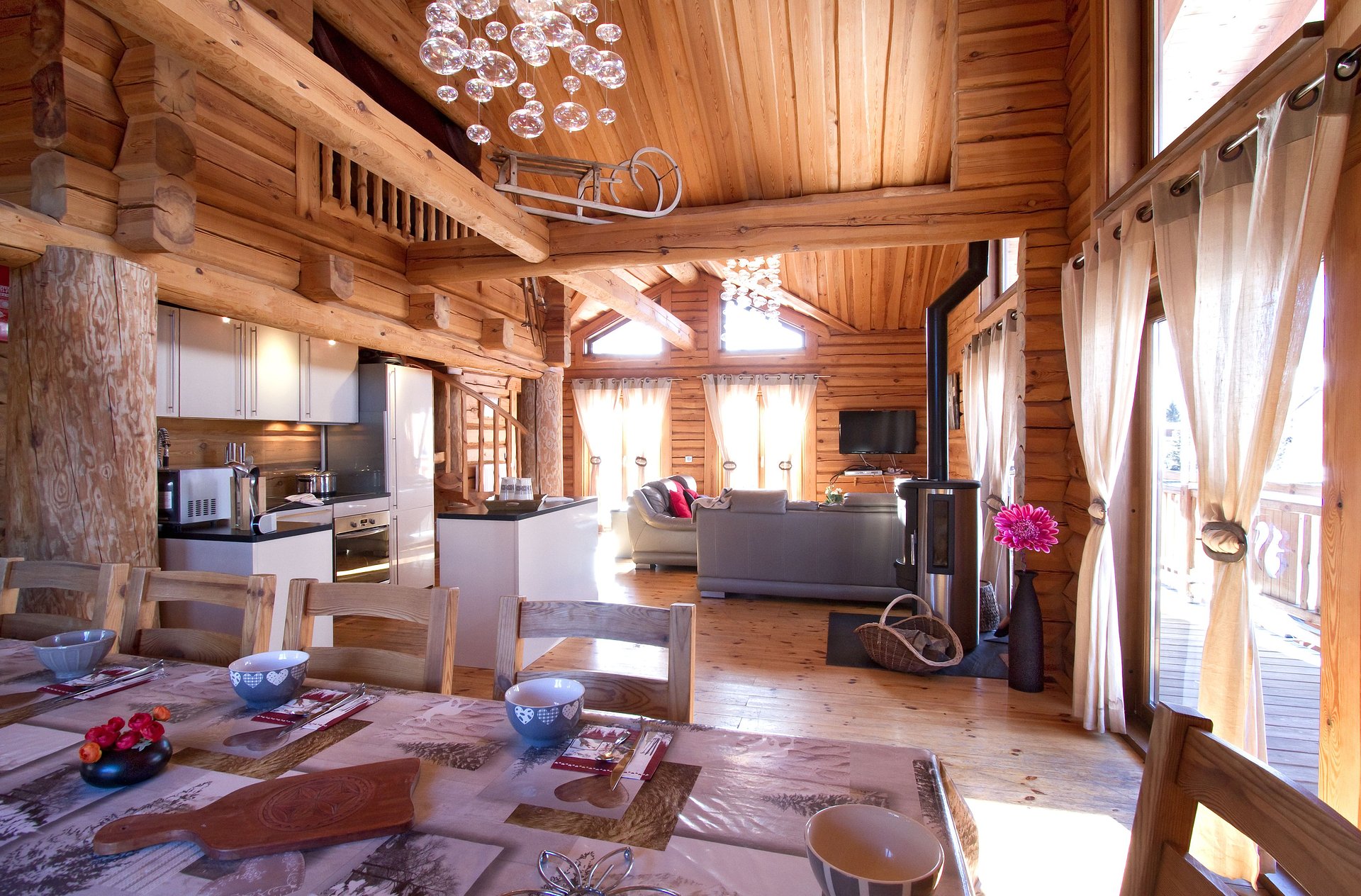 tmpA994_locationskilesdeuxalpeschaletodalyslesliealpen3