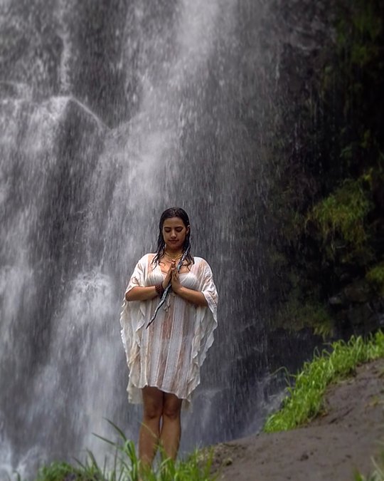  Offerings and rituals at sacred sites, waterfalls, mountains, volcanoes