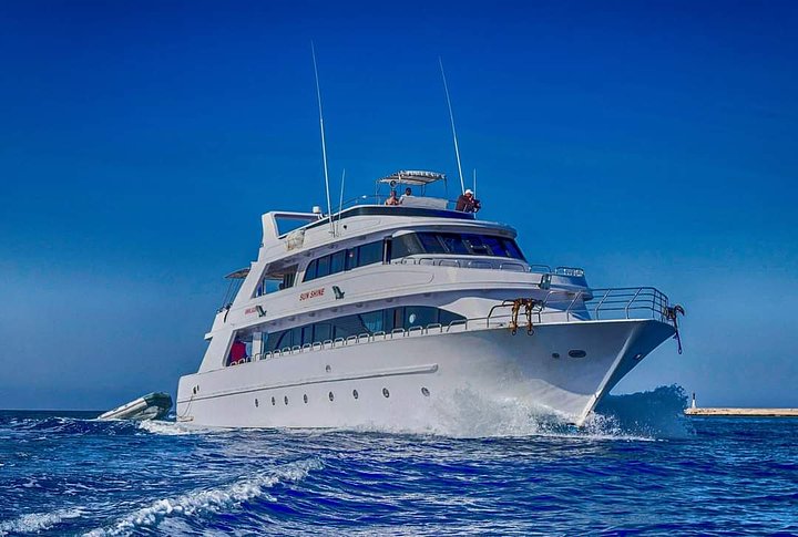 FB_Sunshine_yachtredseaegyptkitesafari_1640100817610