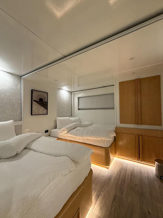 Cabin 2  wide bed (1st Deck Twin- En Suite)