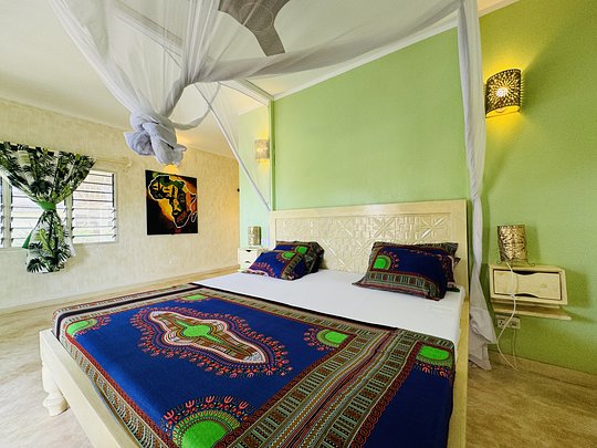 First Floor King room- Ocean Zuri