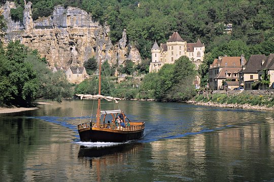 Cruise the Scenic Dordogne