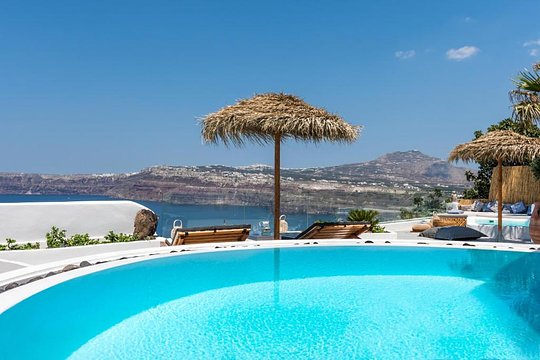 VIP BRUNCH & POOL PARTY SATURDAY 3-7PM - INCLUDES BRUNCH & WELCOME DRINKS + RETURN TRANSPORT