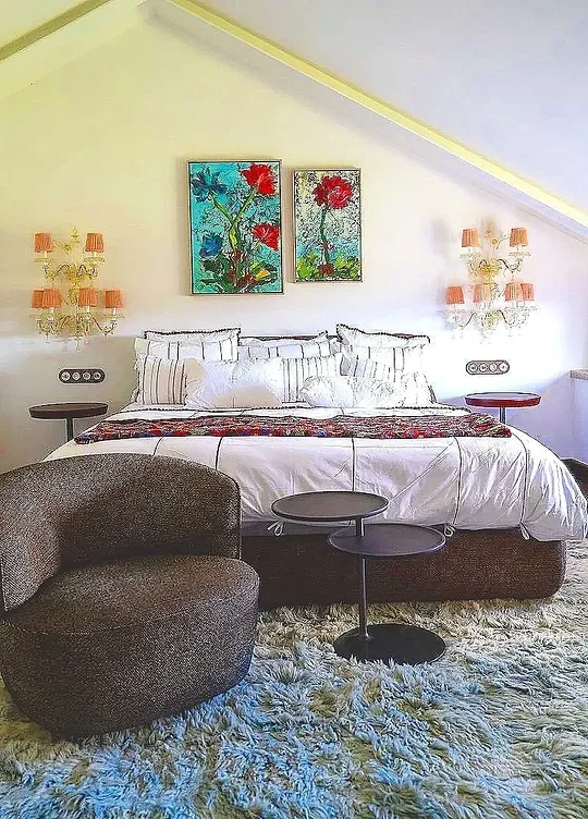 Arrive September 30 in Santiago - Cozy Suite Room